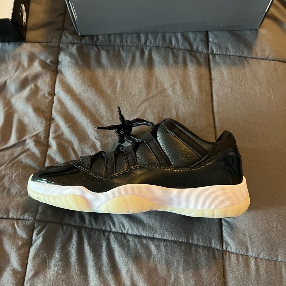 Nike Air Jordan 11 Retro Low Sneakers